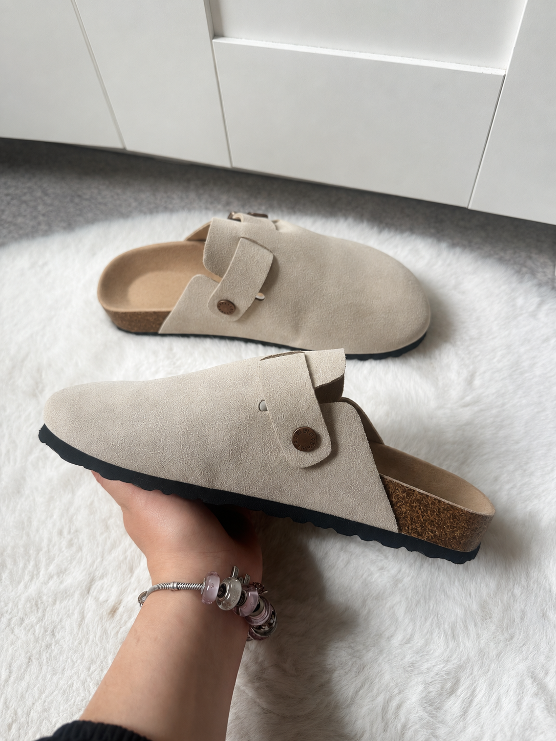 Sabots femme beige taupe en suédine à boucle – Taille 38